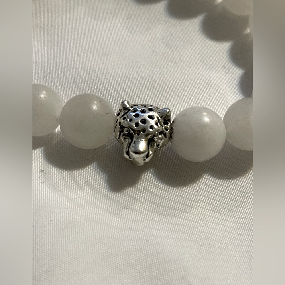 Handmade bead bracelet 10mm frosted snow quartz” It brings strength and clarity - Picture 3 of 4